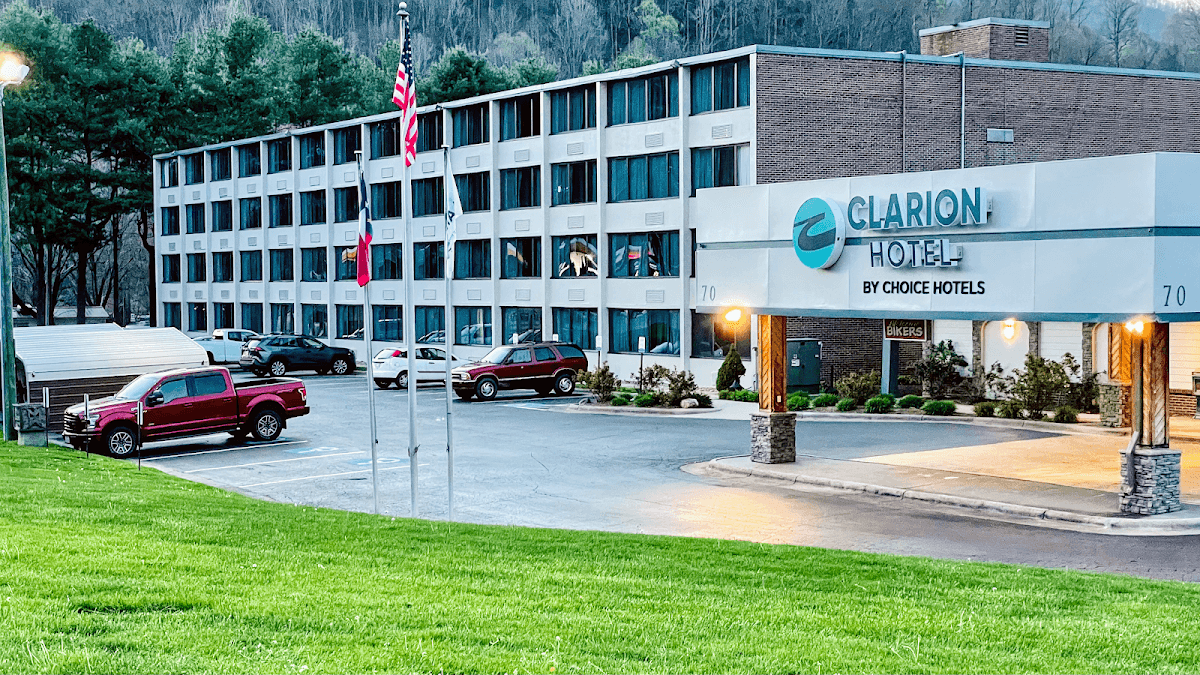 Clarion Hotel and Conference Center, Hotel in Waynesville