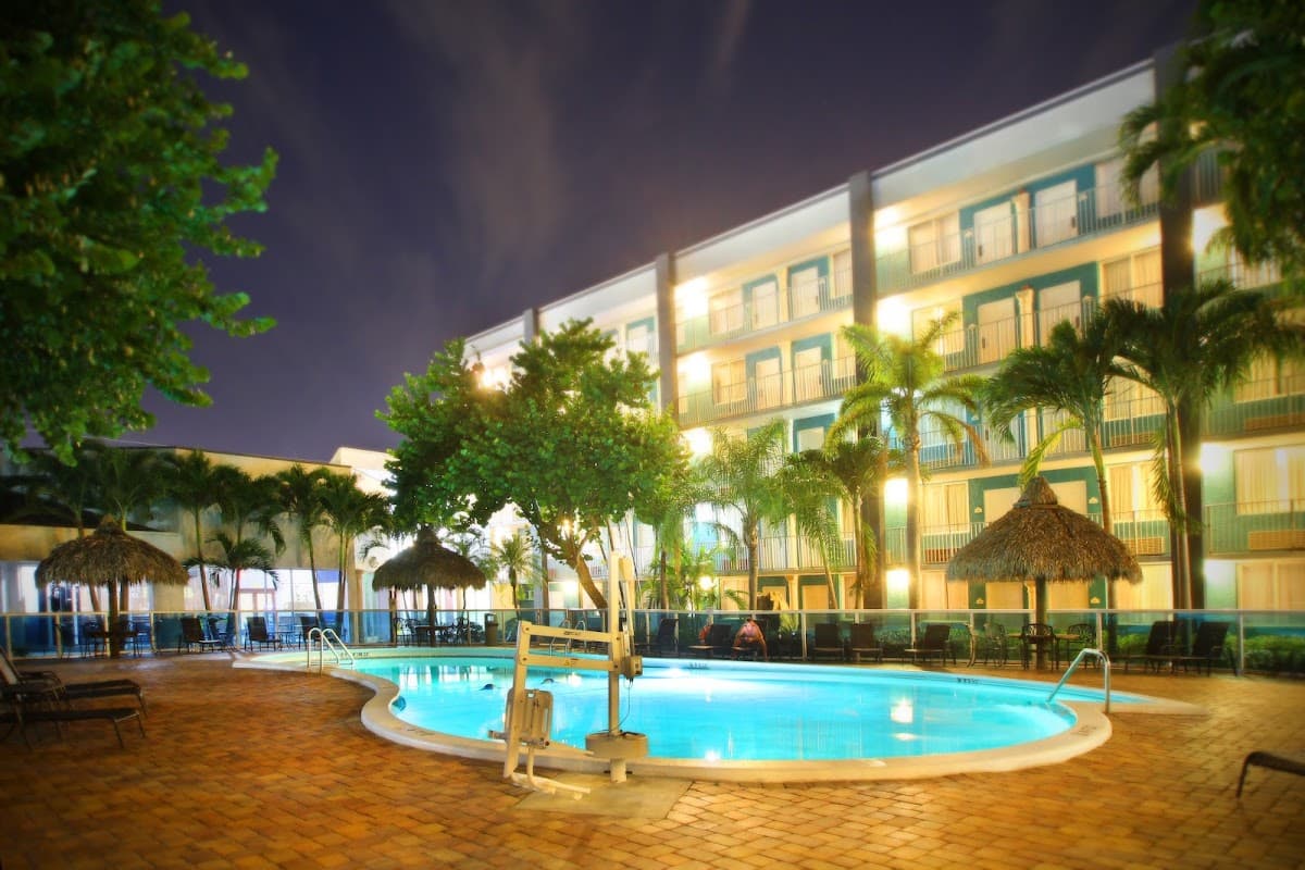Fort Lauderdale Grand Hotel, Hotel in North Andrews Gardens