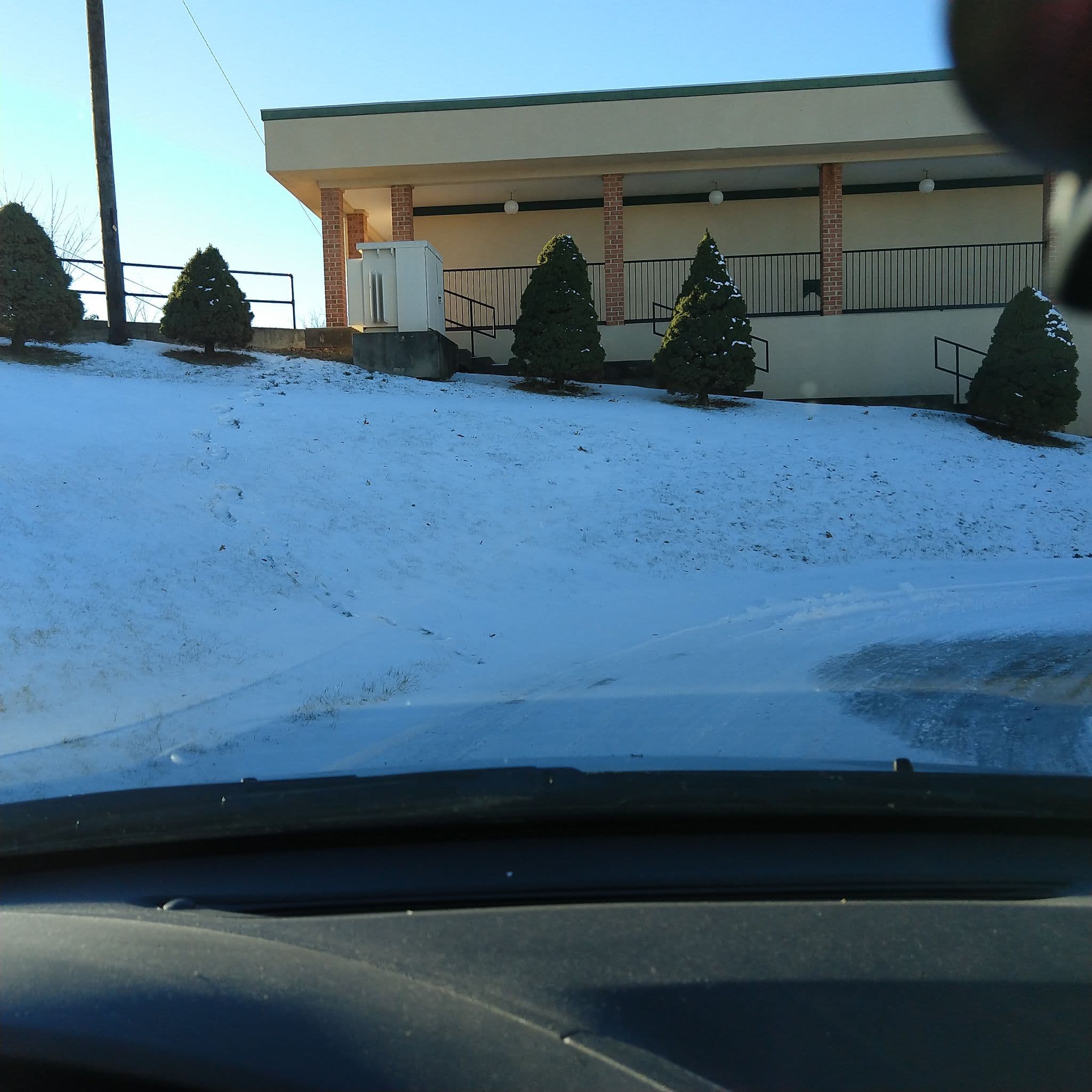 Street view near Days Inn by Wyndham Bedford, Blue Ridge — © mapillary01730 (CC BY-SA · Mapillary)