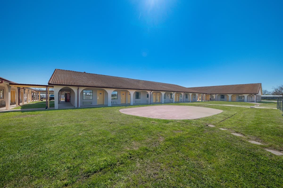 Americas Best Value Inn, Hotel in Bonham