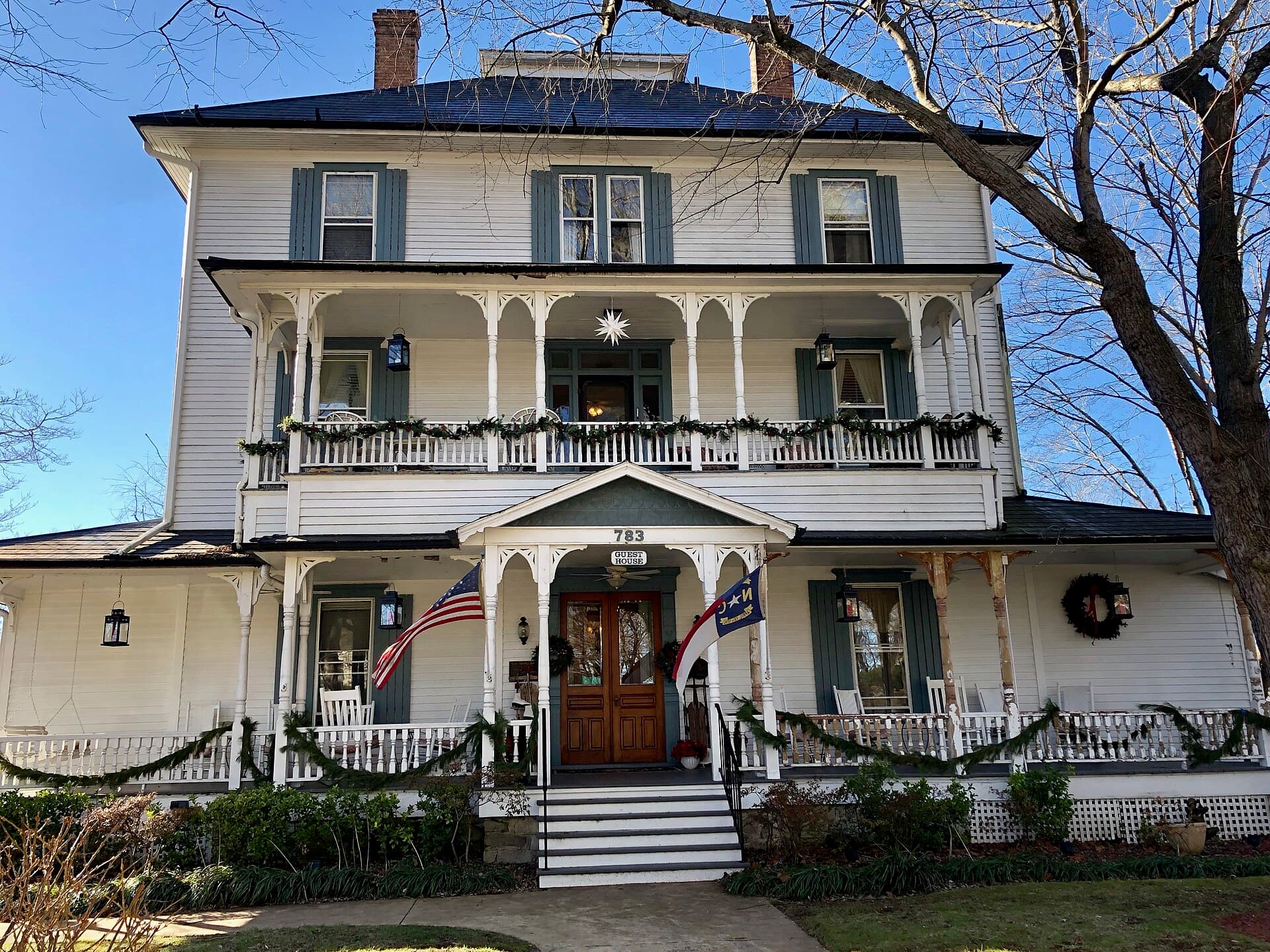 1898 Waverly Inn (via Wikimedia Commons, CC BY-SA 4.0)