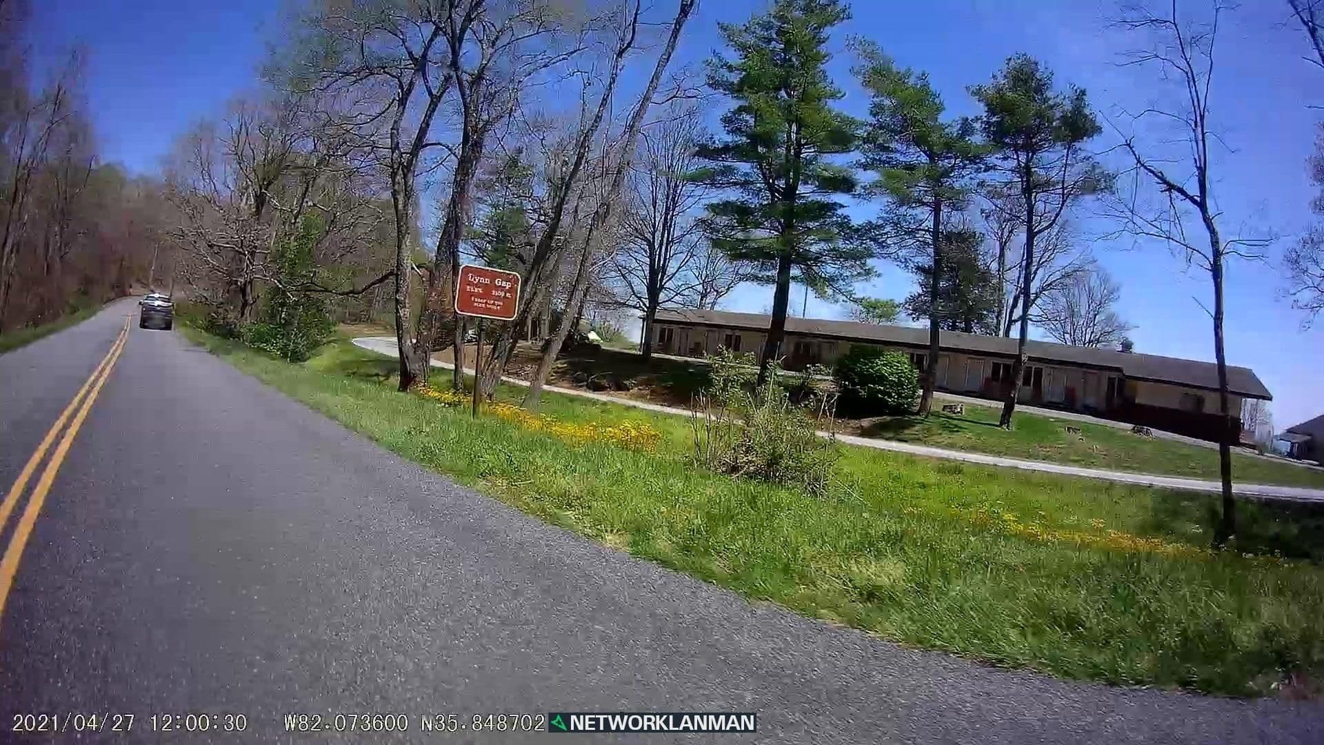 Street view near Big Lynn Lodge, Spruce Pine — © networklanman (CC BY-SA · Mapillary)