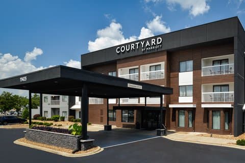 Courtyard Charlotte Matthews, Hotel in Matthews