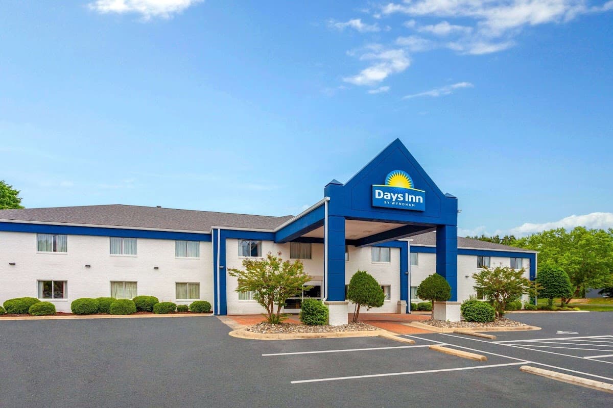 Days Inn & Suites by Wyndham Siler City, Hotel in Siler City