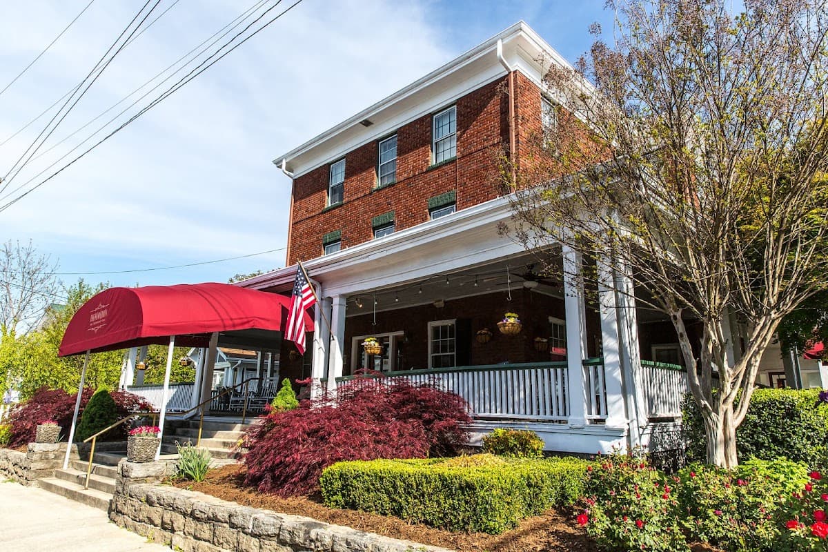 The Henderson, Hotel in Barker Heights