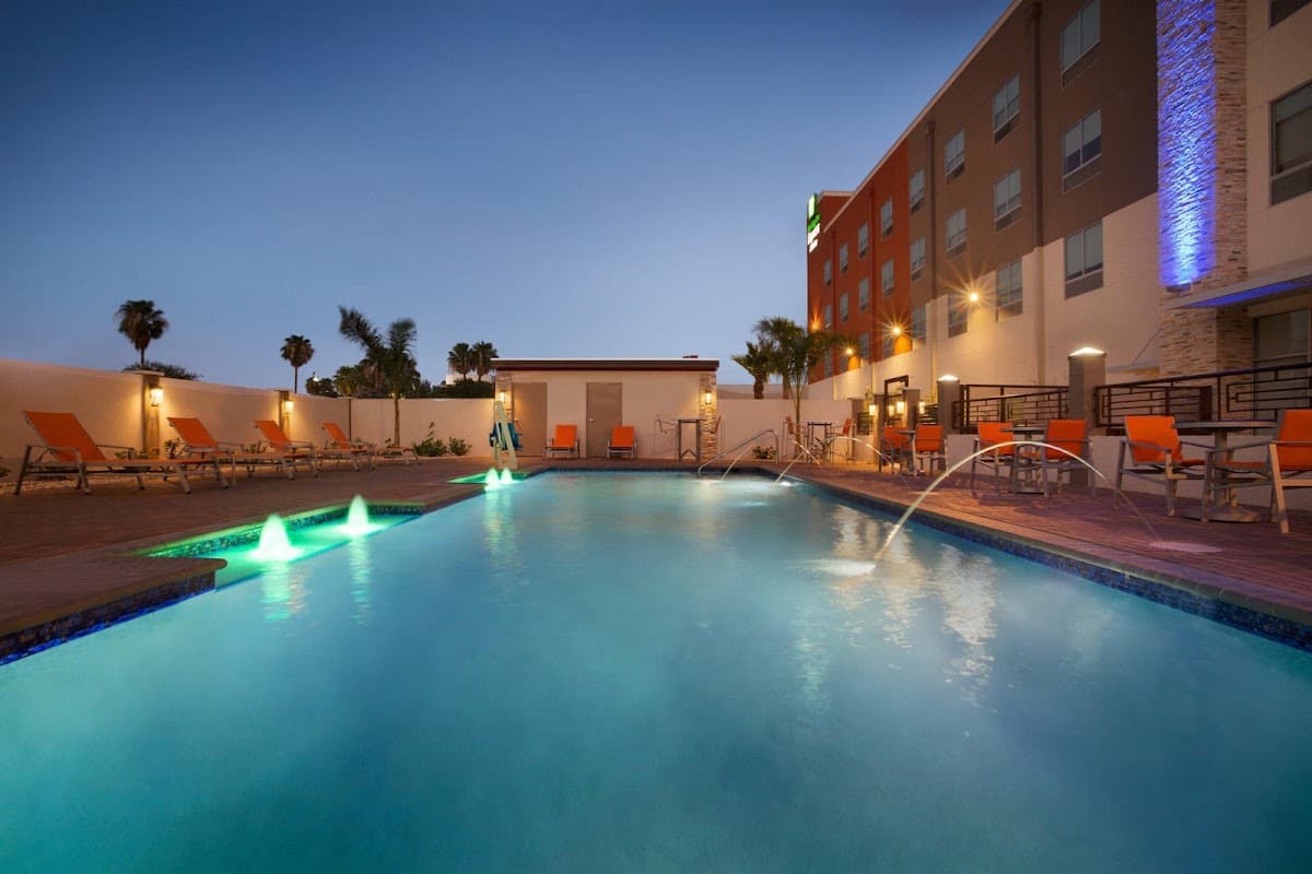 Holiday Inn Express & Suites McAllen - Medical Center Area, Hotel in McAllen