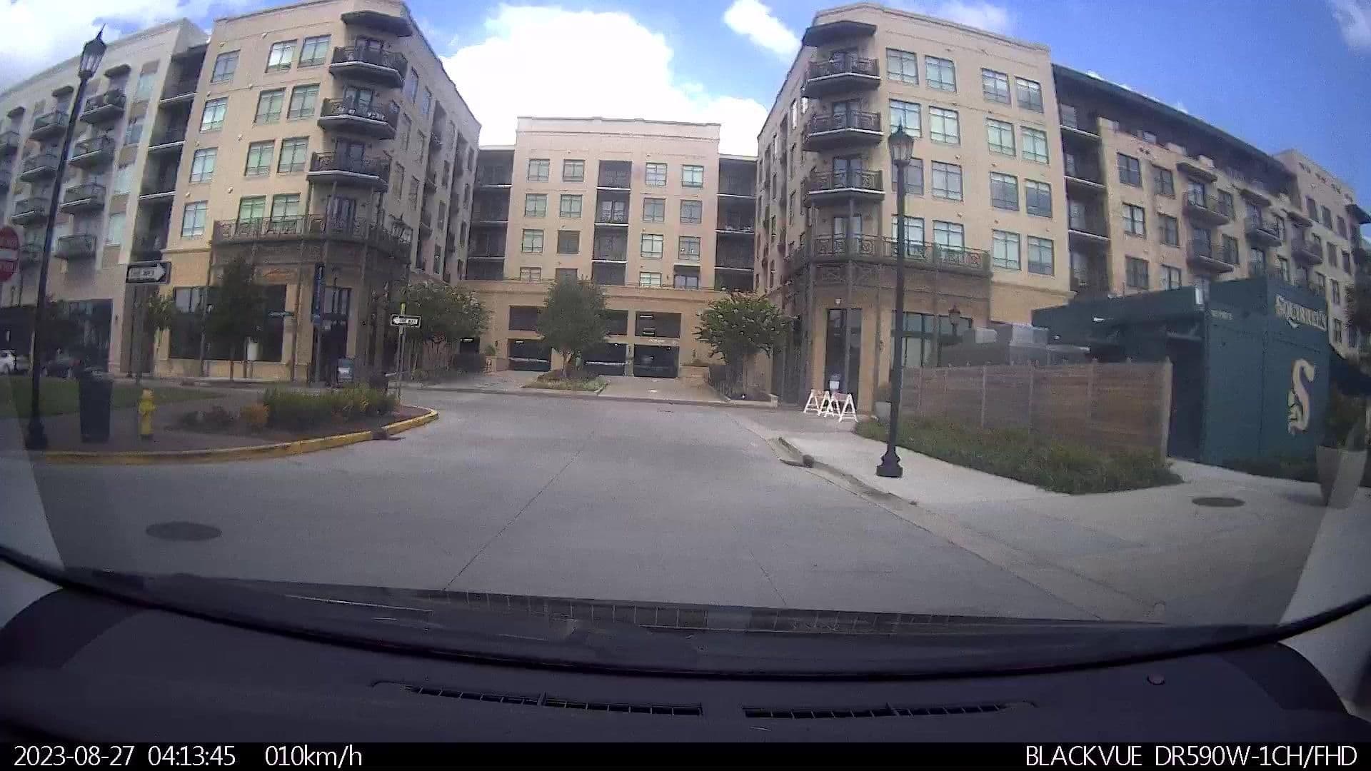 Street view near Thompson Hotel, Savannah — © davegis (CC BY-SA · Mapillary)