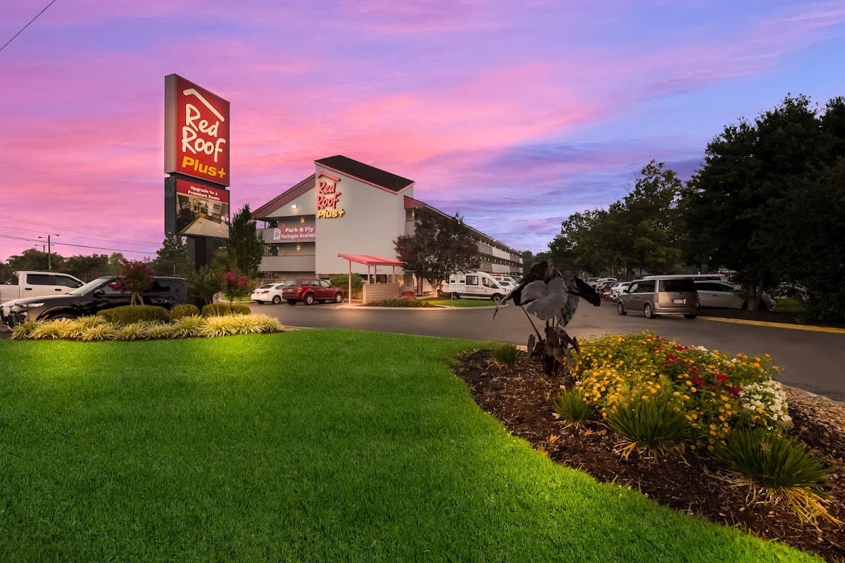 Red Roof PLUS+ Nashville Airport, Hotel in Hermitage