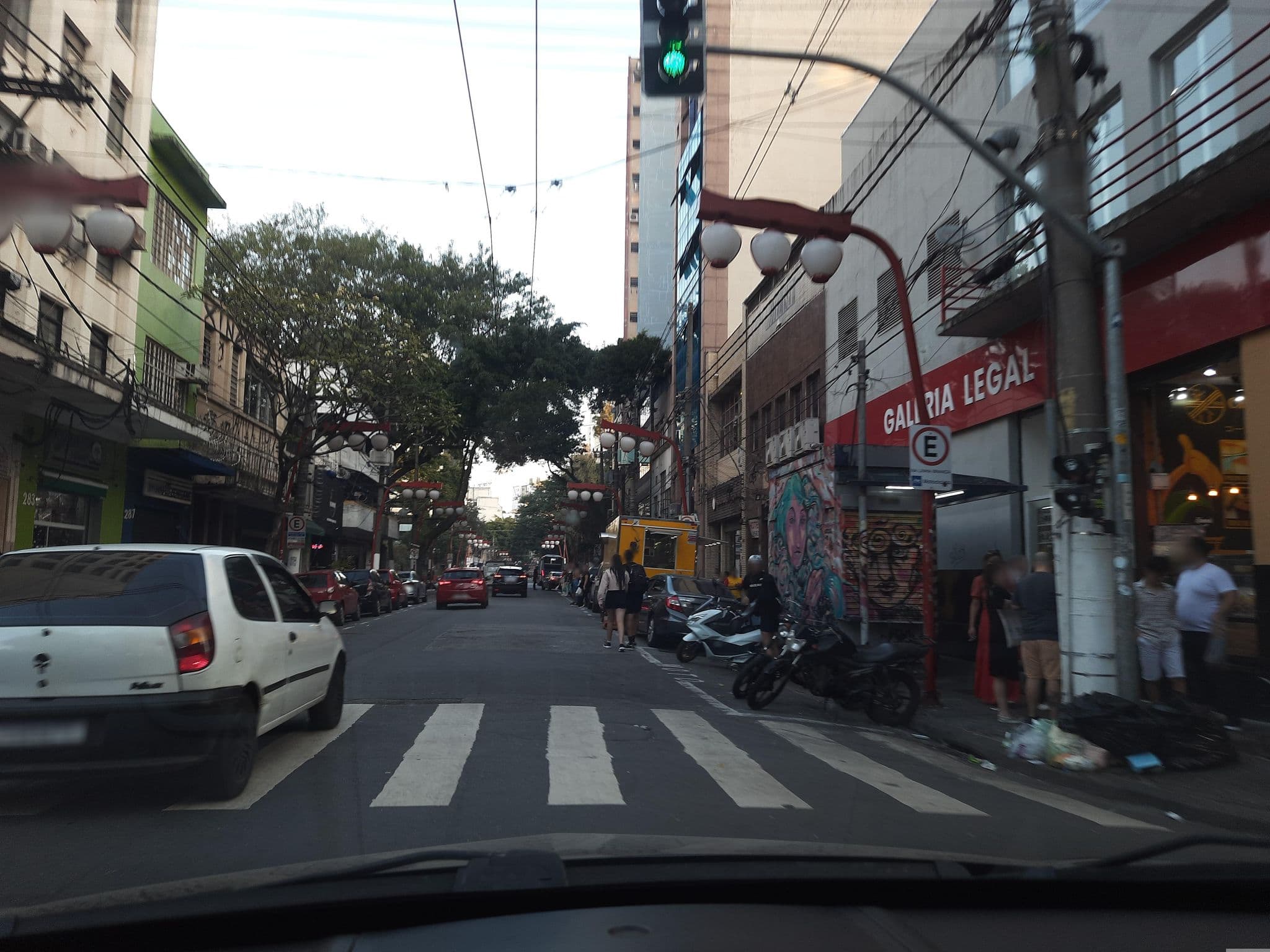 Street view near Hotel Isei, Liberdade — © alemenezes (CC BY-SA · Mapillary)