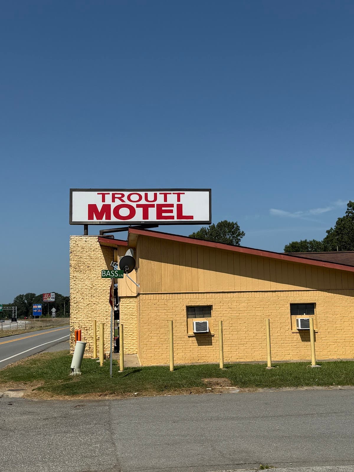 Troutt Motel, Motel in Benton