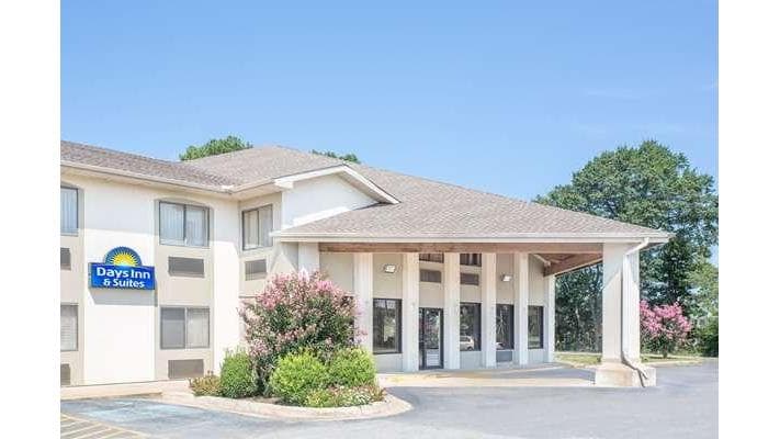 Days Inn & Suites by Wyndham Brinkley, Hotel in Brinkley
