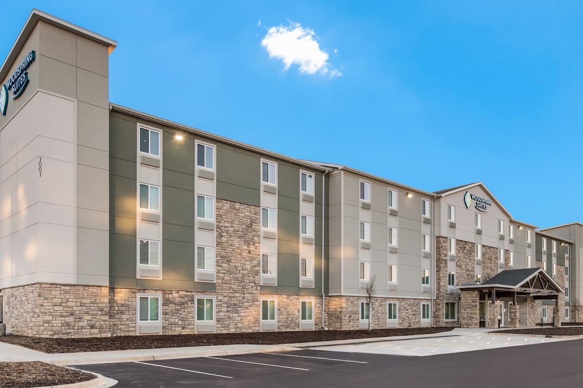 Woodspring Suites Charlotte - University Research Park, Hotel in Charlotte
