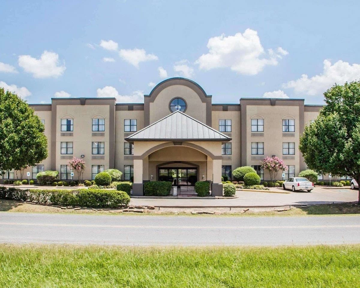 Comfort Suites McAlester, Hotel in Krebs