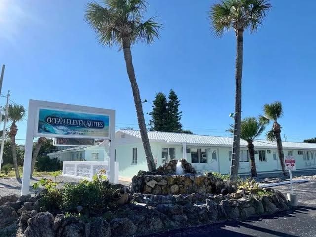 Ocean Eleven Suites, Hotel in New Smyrna Beach