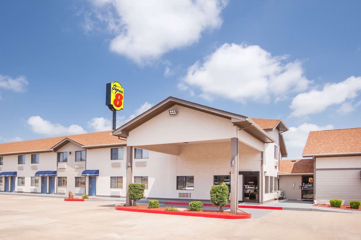 Super 8 by Wyndham Van Buren/Ft. Smith Area, Motel in Van Buren
