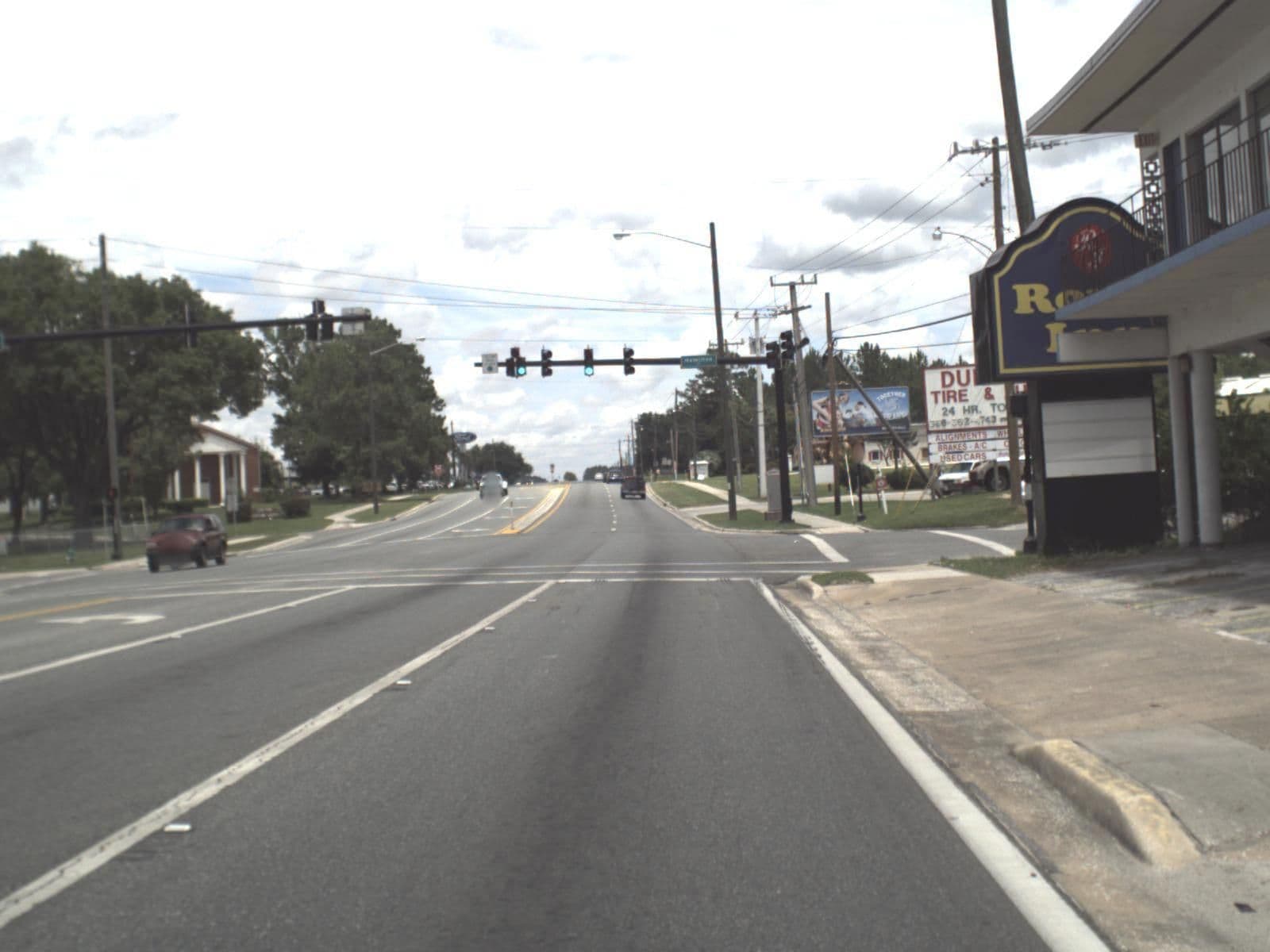 Street view near Royal Inn, Wellborn — © fdot_vl (CC BY-SA · Mapillary)