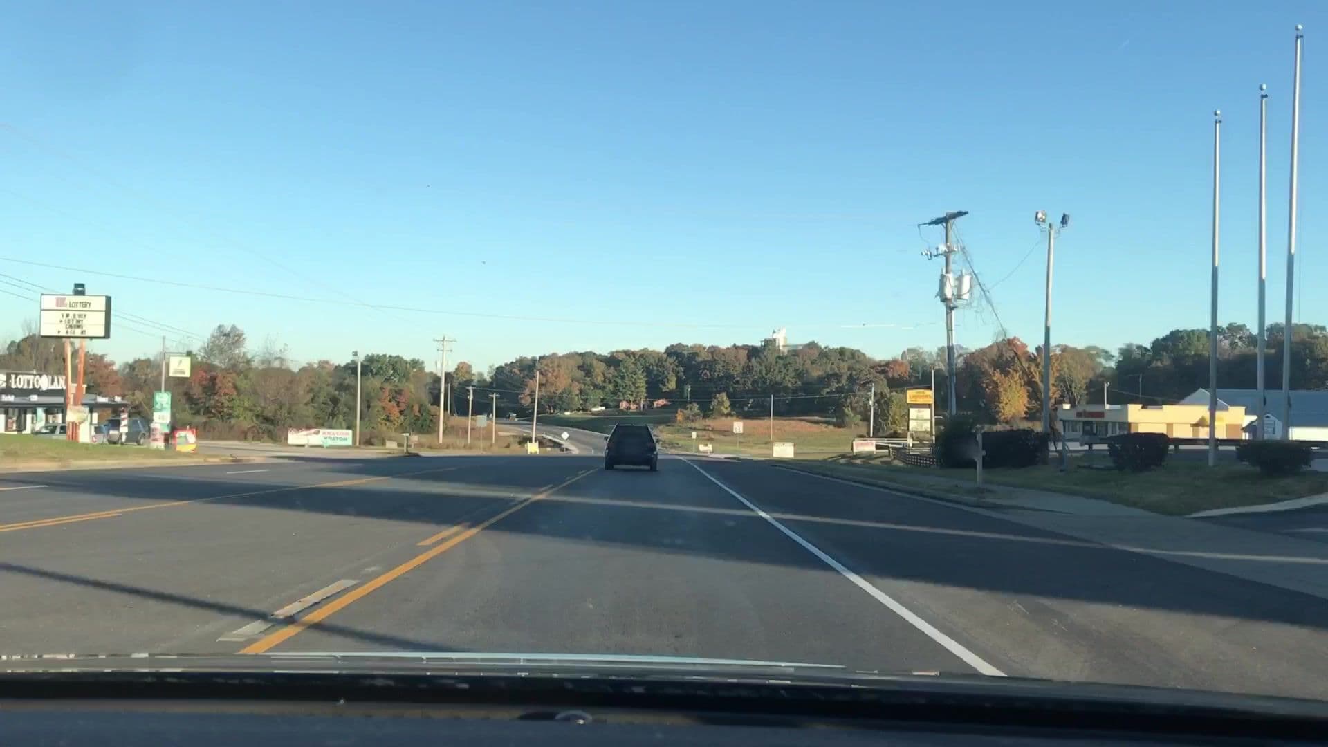 Street view near Quality Inn, White House — © lvl5 (CC BY-SA · Mapillary)