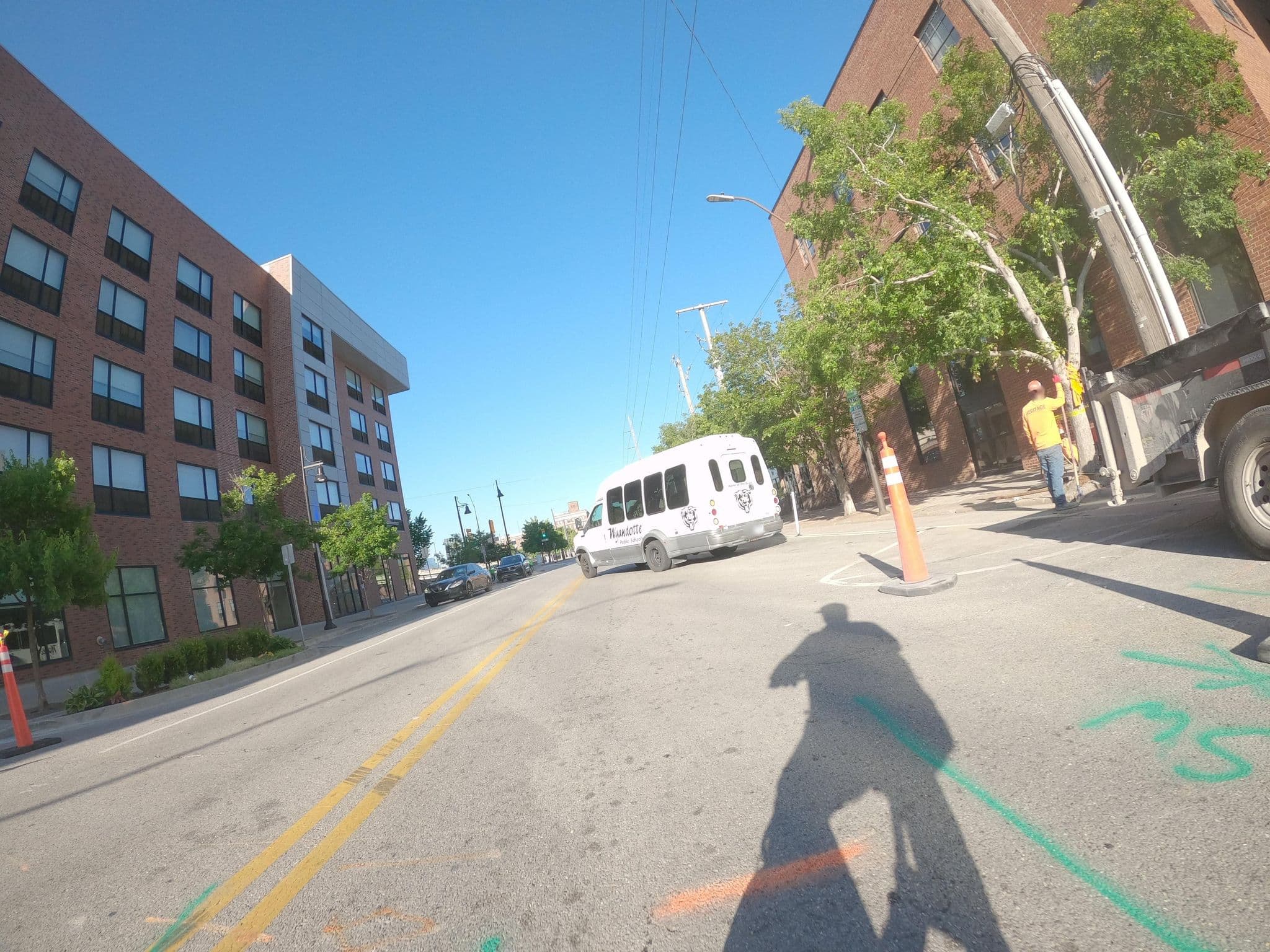 Street view near Holiday Inn Express & Suites, Tulsa — © baloouriza (CC BY-SA · Mapillary)