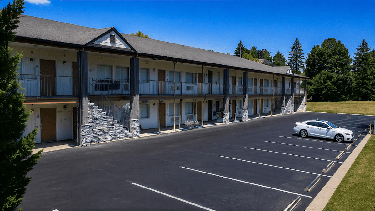 Brentwood Inn & Suites, Motel in West Lynchburg