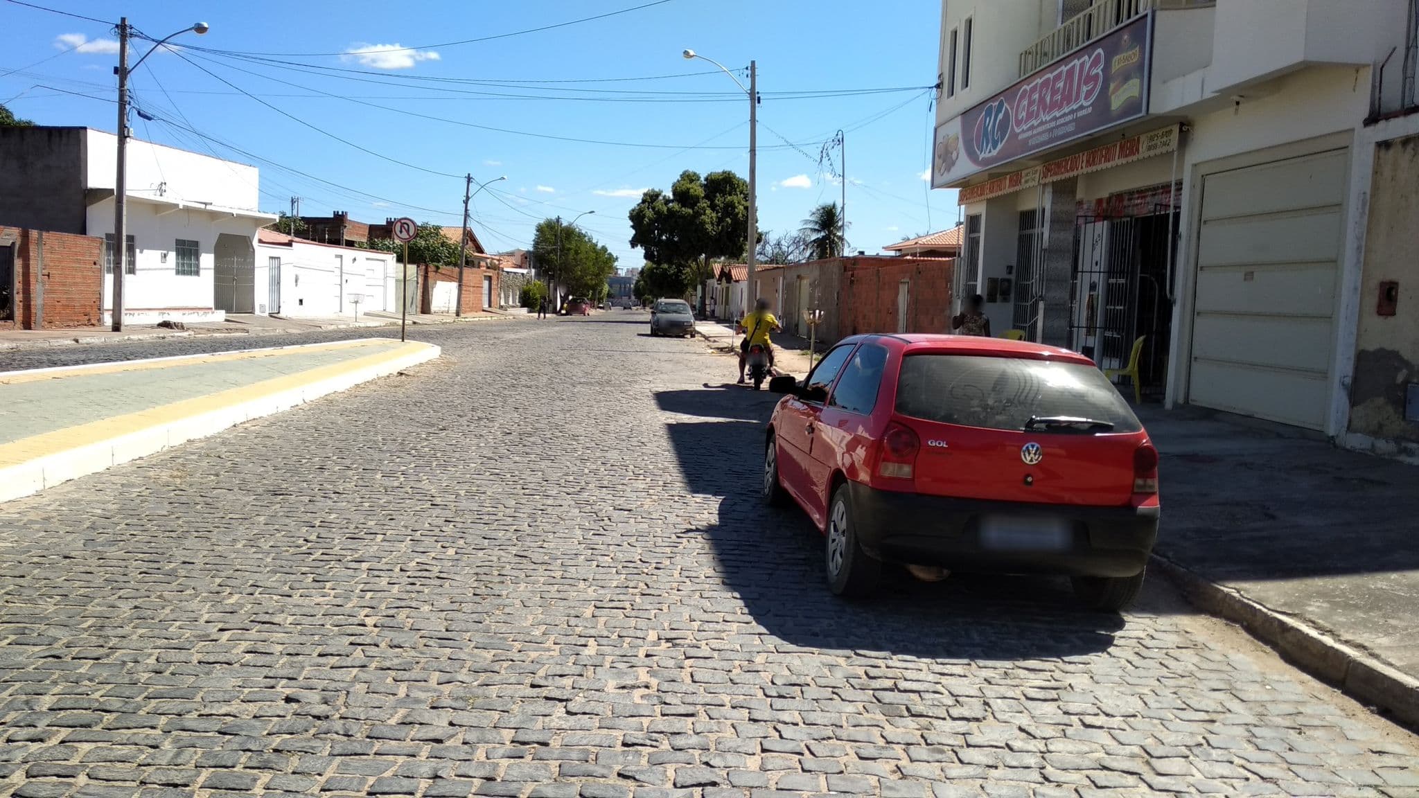 Street view near Hotel Sul Bahia, Guanambi — © lex_martins (CC BY-SA · Mapillary)