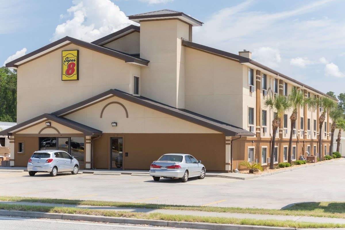 Super 8 by Wyndham Brunswick/St Simons Island Area, Motel in Dock Junction