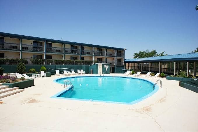 Lincoln Inn Express Hotel and Suites, Hotel in Nichols Hills