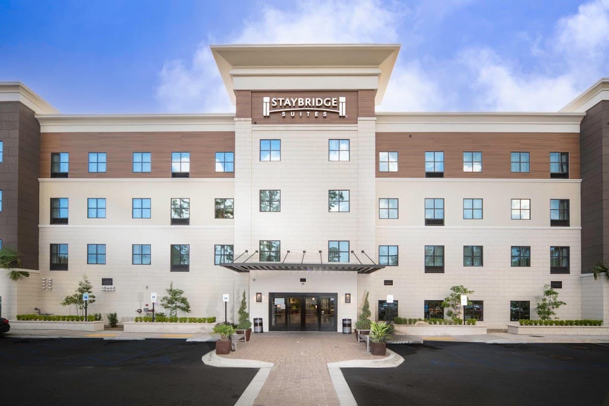 Staybridge Suites Summerville - Charleston Area, Hotel in Sangaree