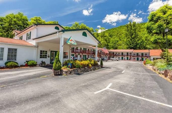 Creekside Lodge, Motel in Maggie Valley