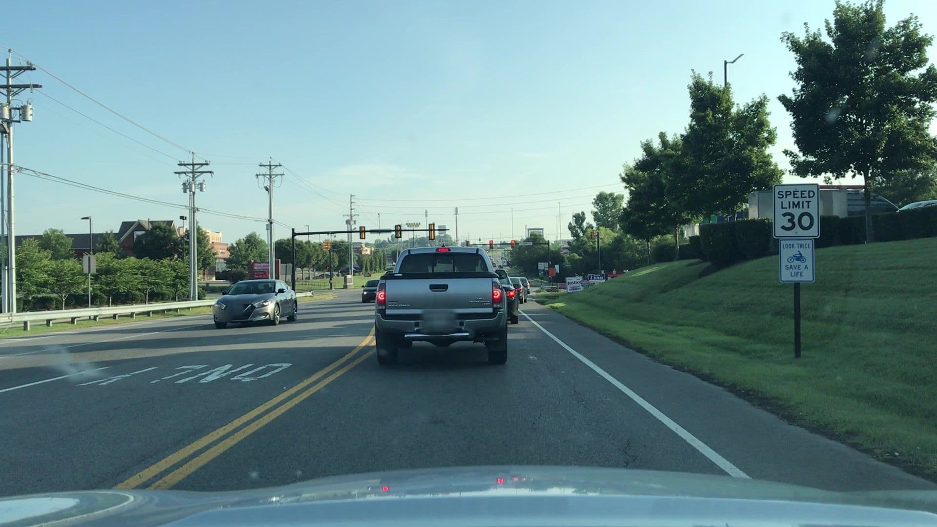 Street view near Holiday Inn Express & Suites, Mount Juliet — © lvl5 (CC BY-SA · Mapillary)
