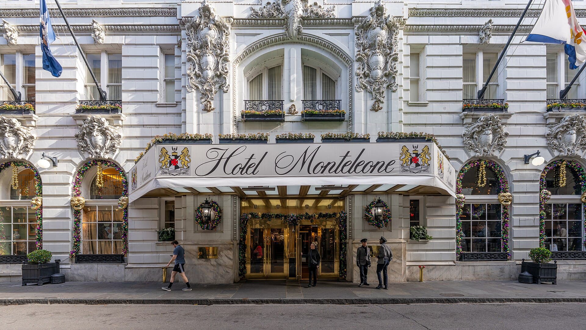 Hotel Monteleone (via Wikimedia Commons, CC BY 4.0)