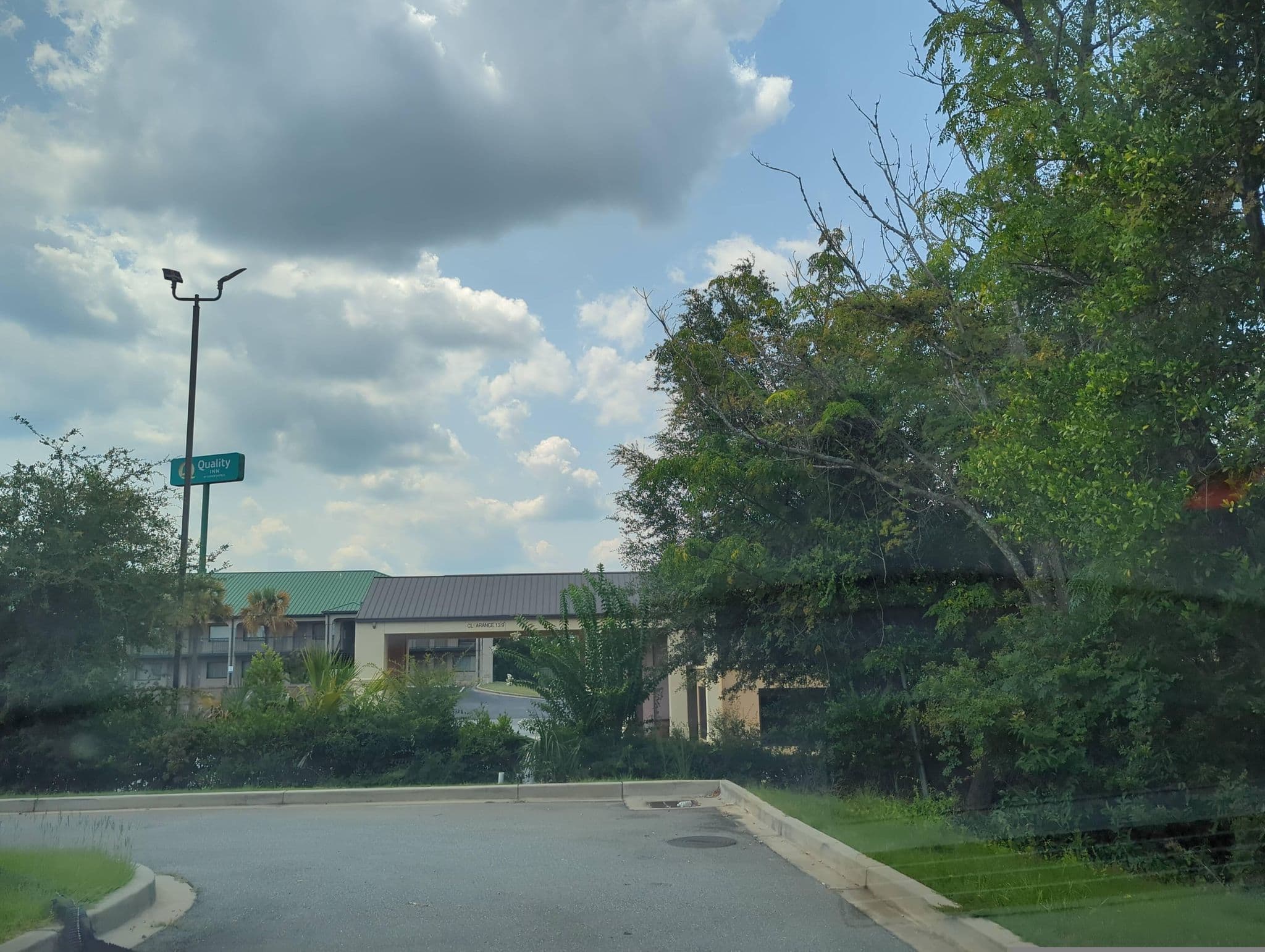 Street view near Baymont Cordele, Cordele — © maxolasersquad (CC BY-SA · Mapillary)