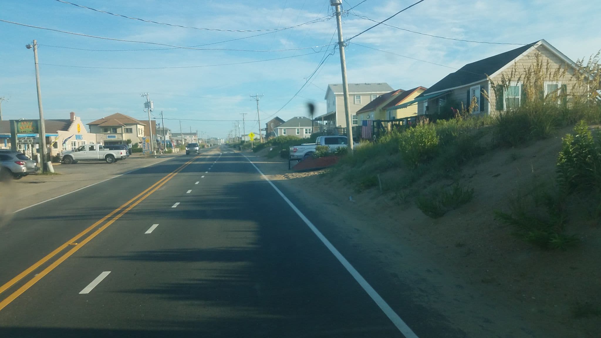 Street view near Saltaire Cottages, Kitty Hawk — © jbthemilker (CC BY-SA · Mapillary)