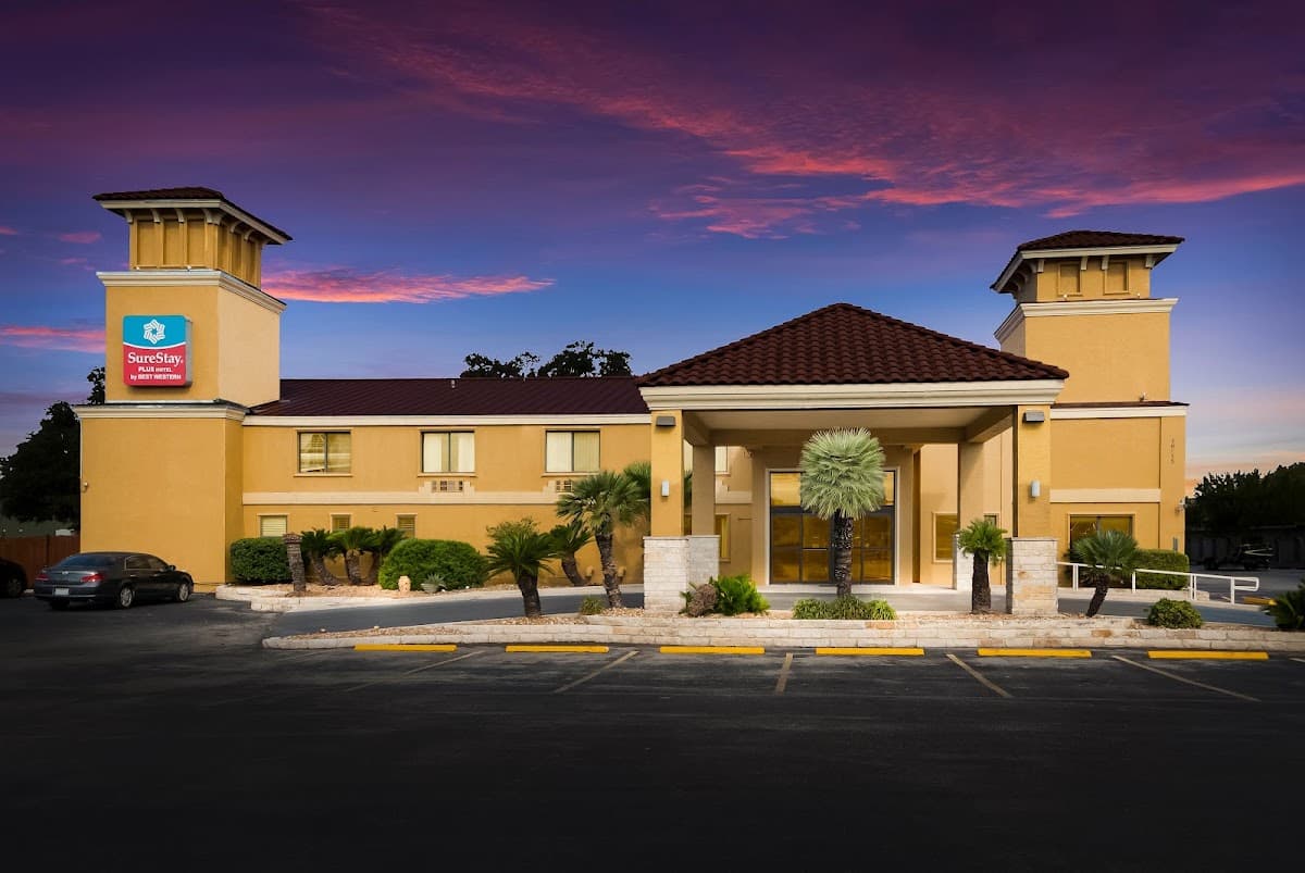 SureStay Plus by Best Western San Antonio North, Hotel in Windcrest