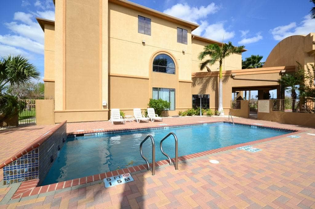 Best Western Casa Villa Suites, Hotel in Harlingen