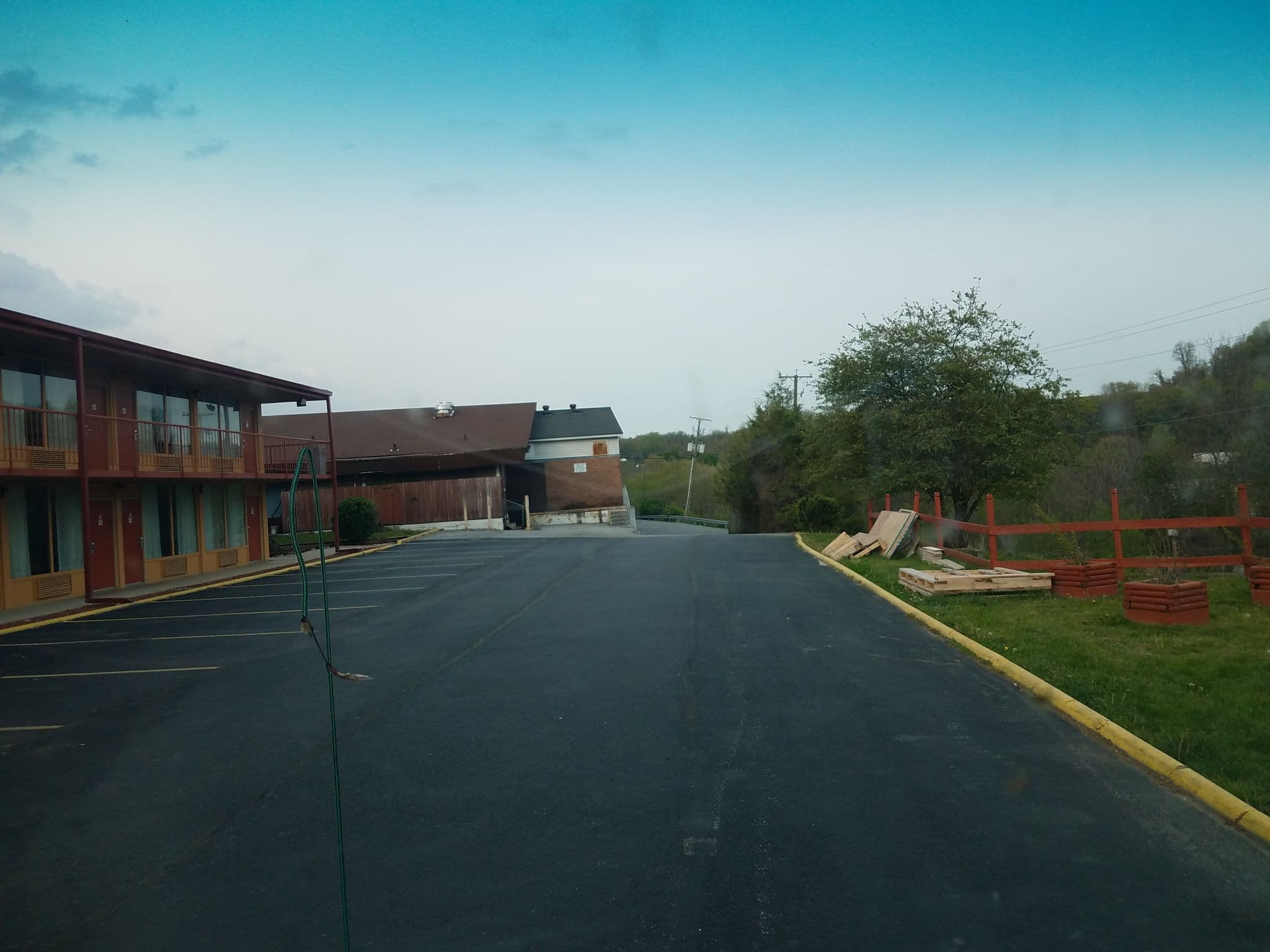 Street view near Econo Lodge, Adwolf — © jbthemilker (CC BY-SA · Mapillary)