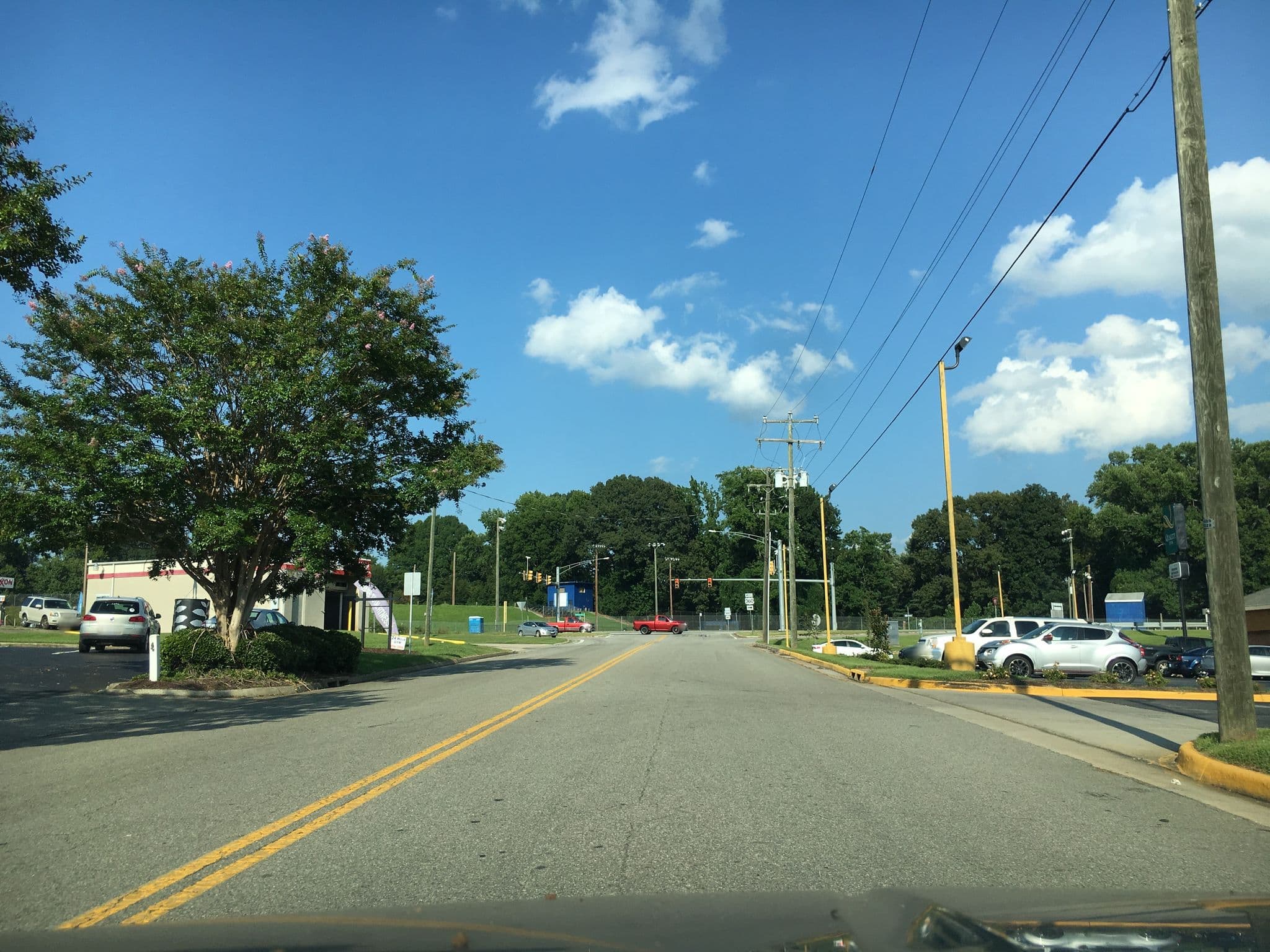 Street view near Quality Inn South Boston - Danville East, Mountain Road — © cpels23 (CC BY-SA · Mapillary)