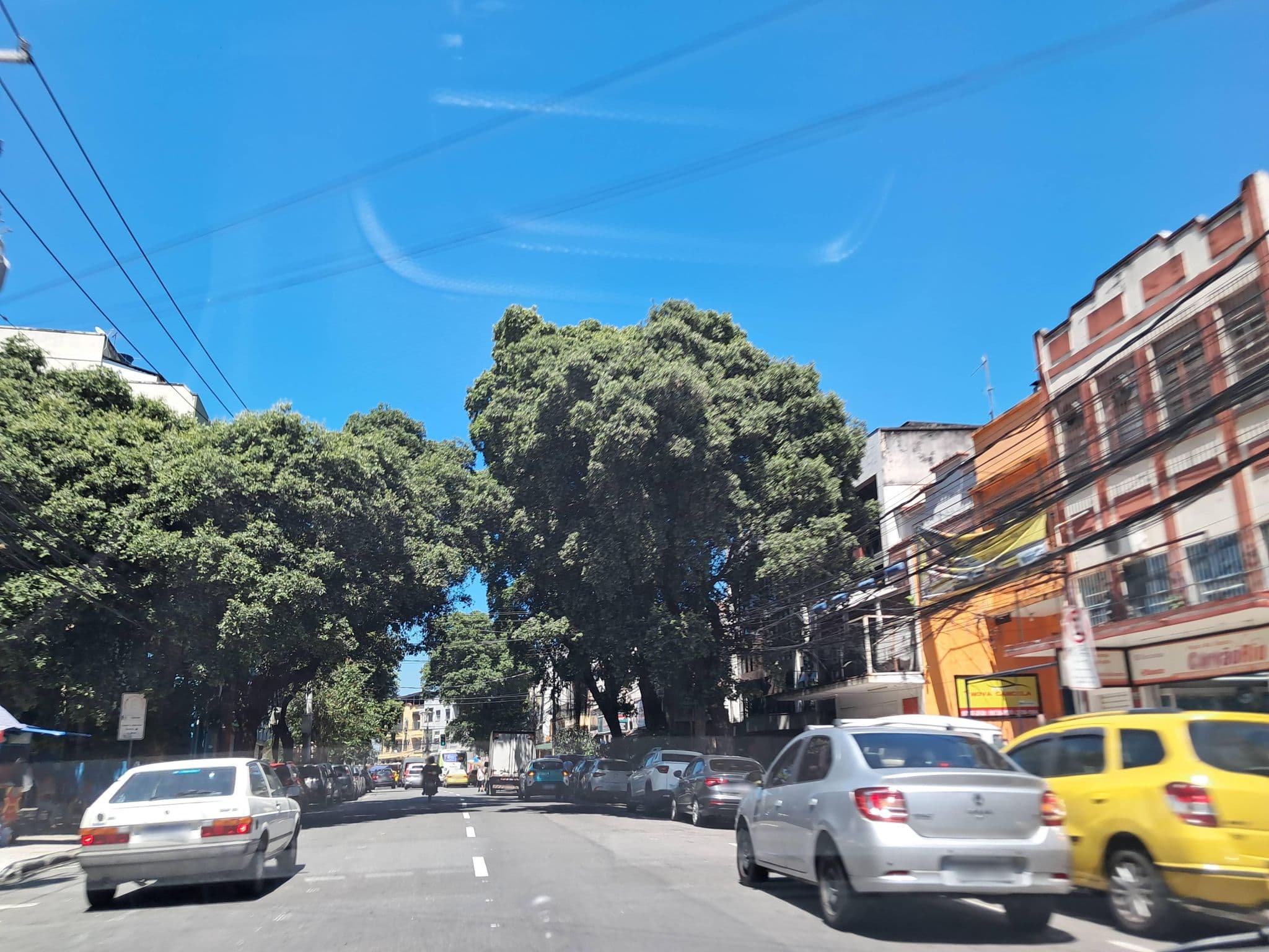 Street view near Xanadu Hotel, Cidade Nova — © enzostana (CC BY-SA · Mapillary)