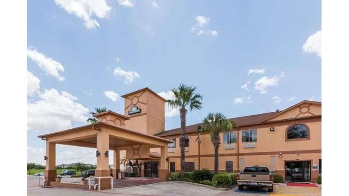 Days Inn & Suites By Wyndham Pasadena, Hotel in Pasadena