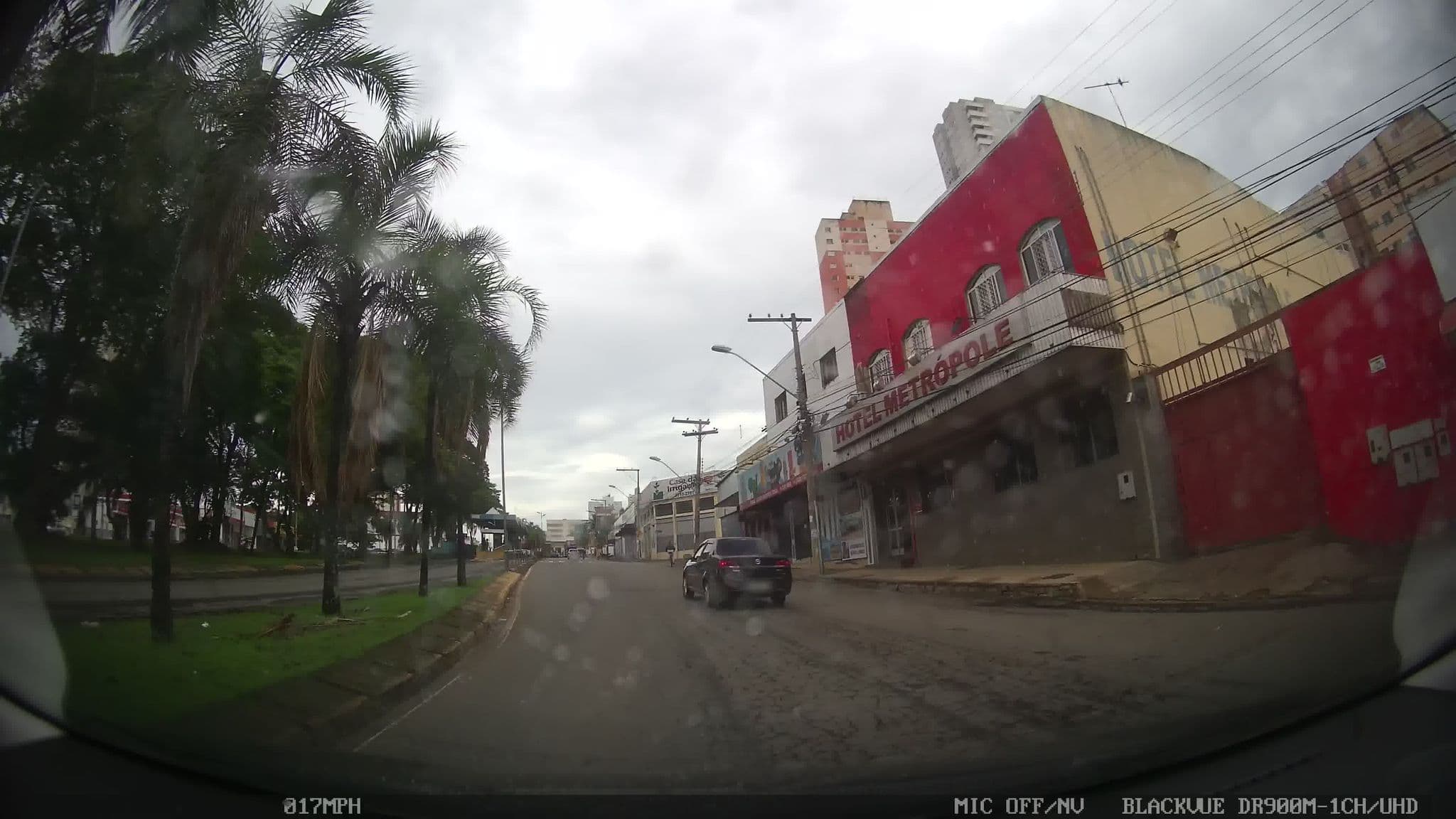 Street view near Hotel Metrópole, Goiânia — © kaart_4 (CC BY-SA · Mapillary)
