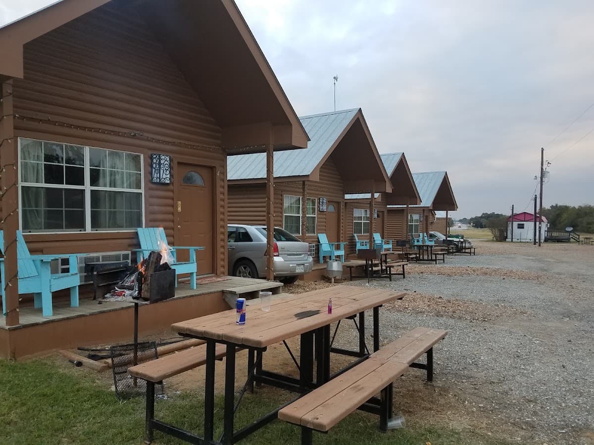 All Tucked Inn Cabins, Campsite in Stockdale
