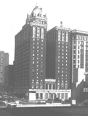 Lord Baltimore Hotel (via Wikimedia Commons, Public domain)
