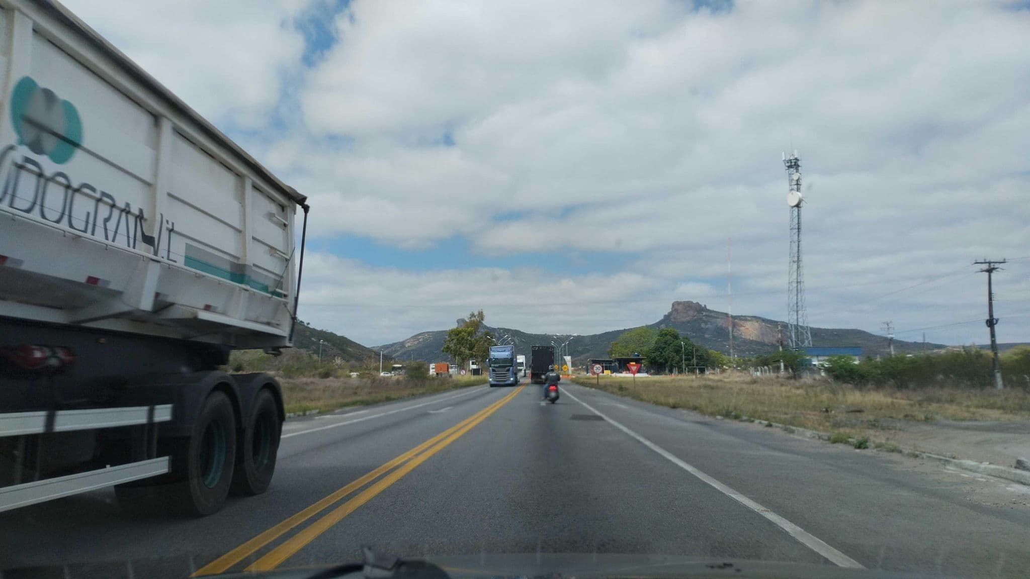 Street view near Pousada Portal da Bahia, Itatim — © Kaart_Local (CC BY-SA · Mapillary)