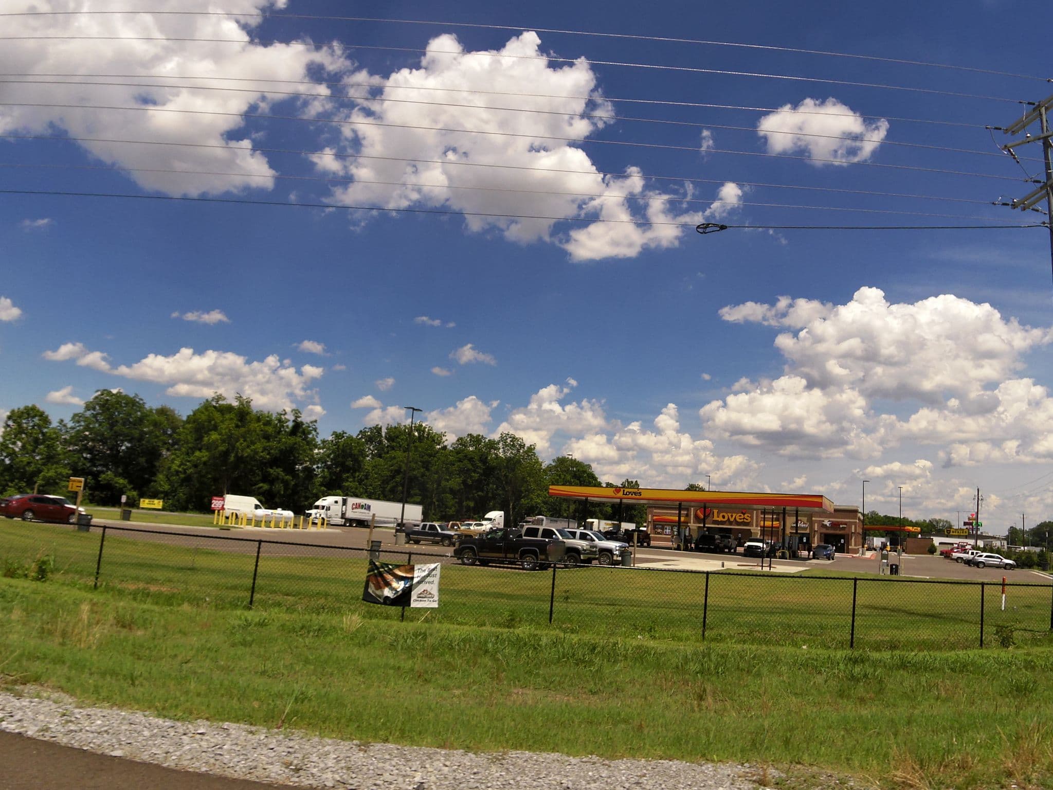 Street view near Love's RV Hookup, Dyersburg — © allen (CC BY-SA · Mapillary)