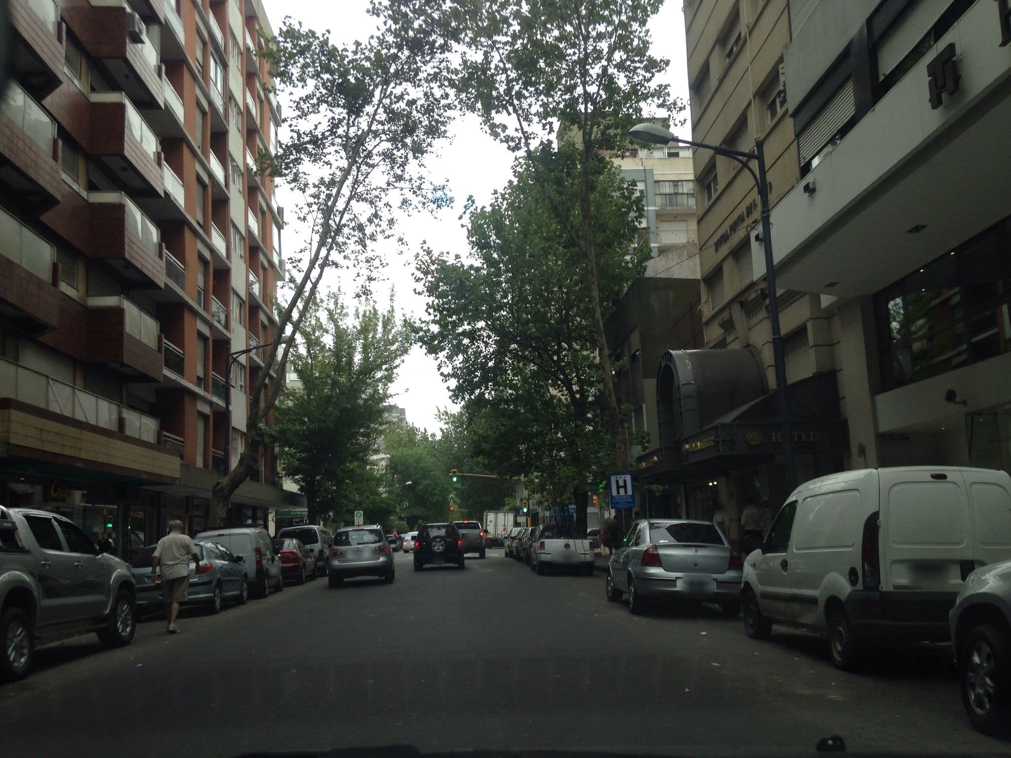Street view near Hotel Tronador, Mar del Plata — © maryann (CC BY-SA · Mapillary)