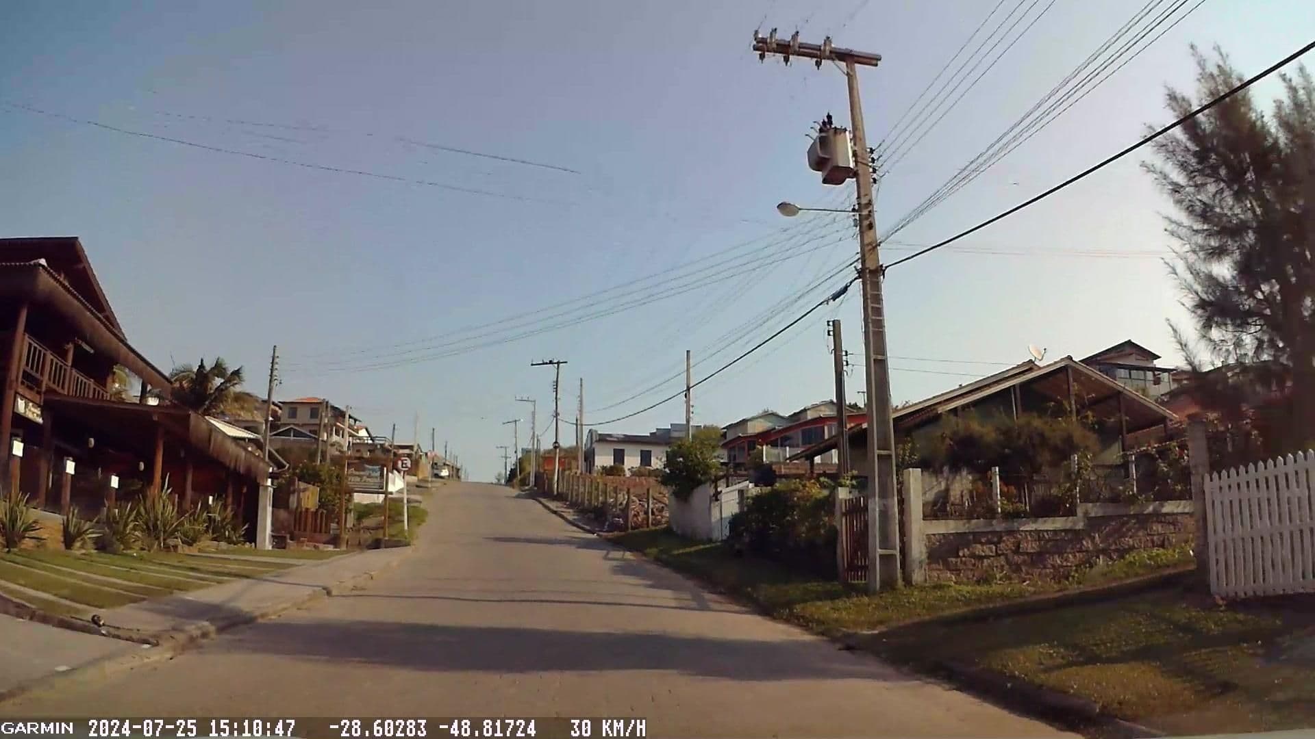 Street view near Pousada Vila Prainha, Laguna — © tomio (CC BY-SA · Mapillary)