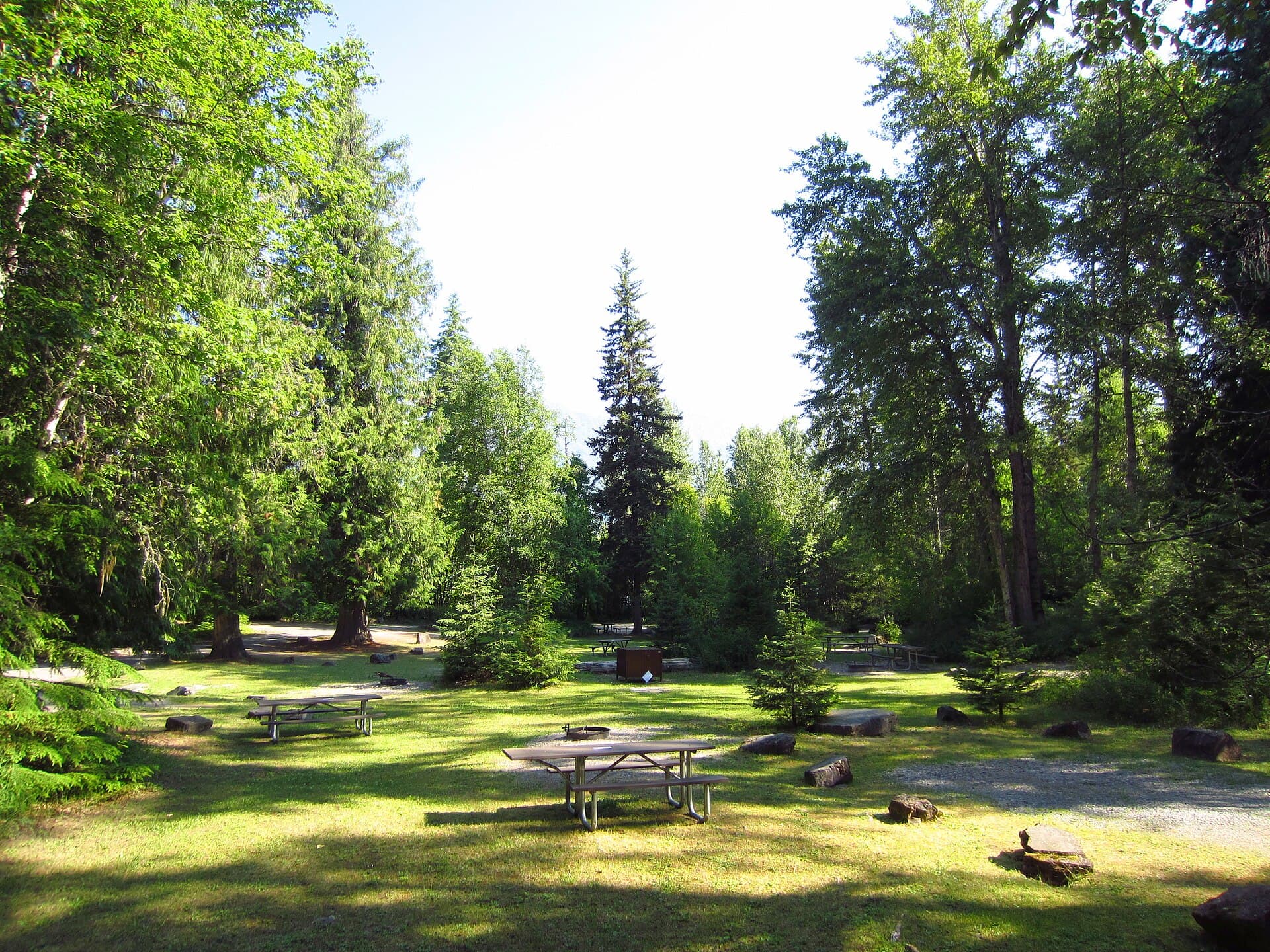 Sprague Creek (via Wikimedia Commons, Public domain)