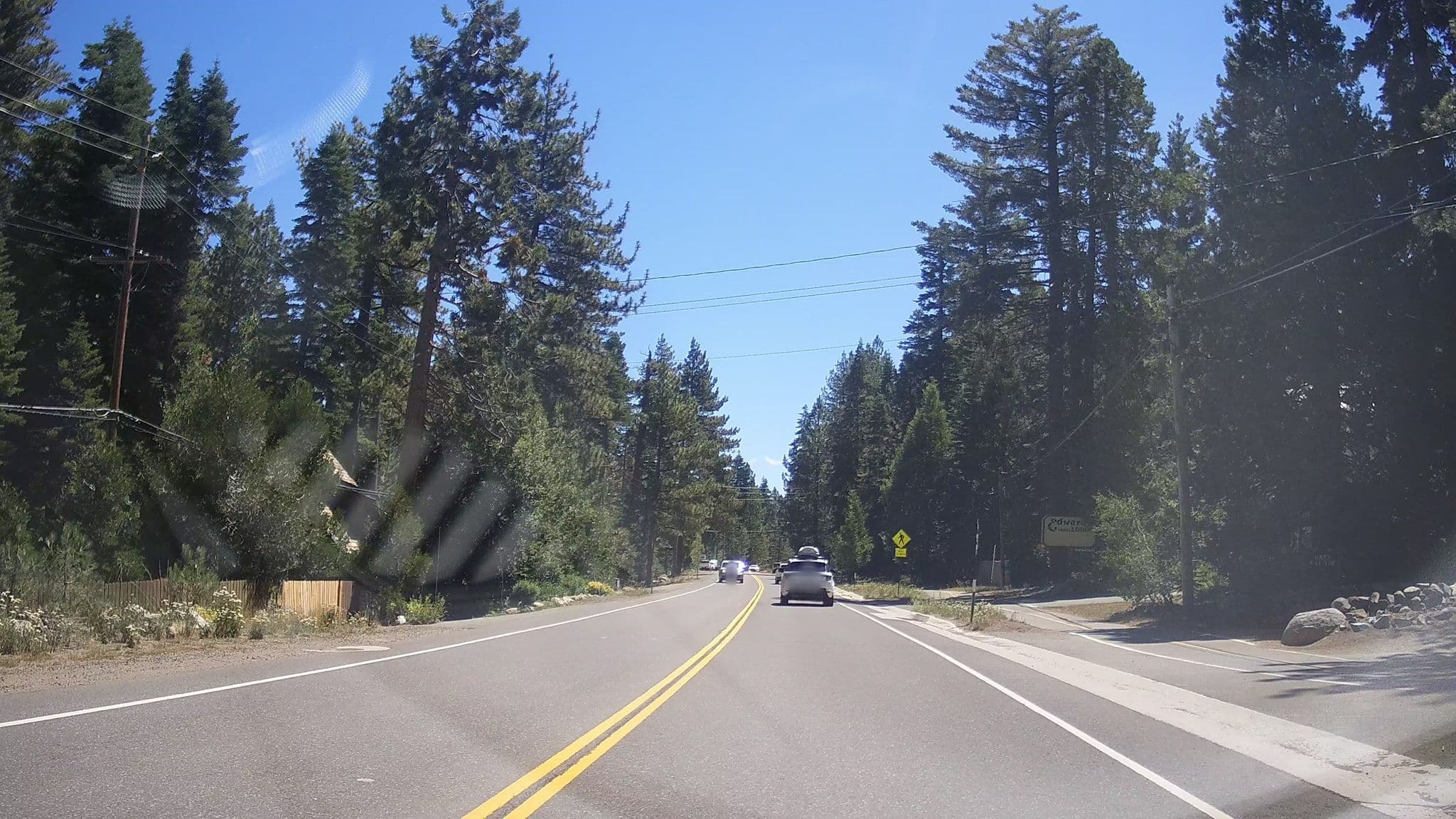 Street view near Tahoma Meadows Cottages, Tahoma — © jalessio (CC BY-SA · Mapillary)
