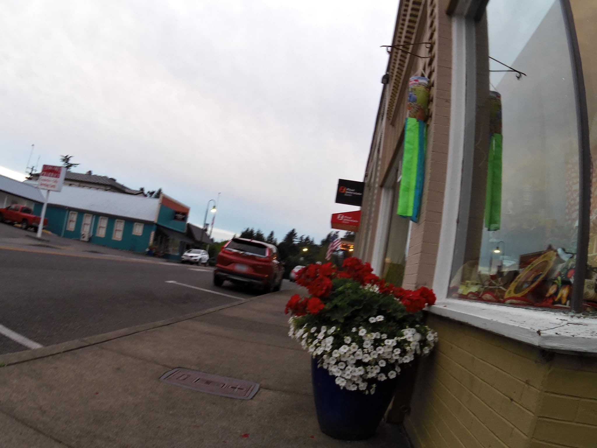 Street view near Cathlamet Hotel, Clatskanie — © andrewsnow (CC BY-SA · Mapillary)