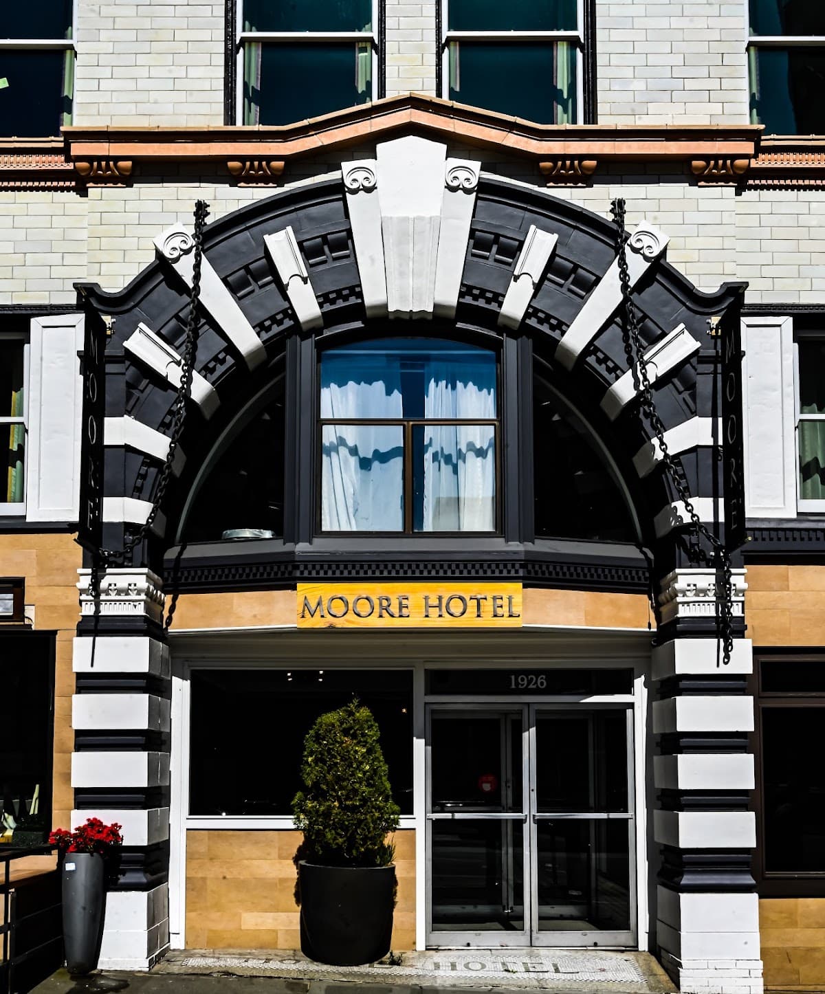 Moore Hotel, Hotel in Seattle