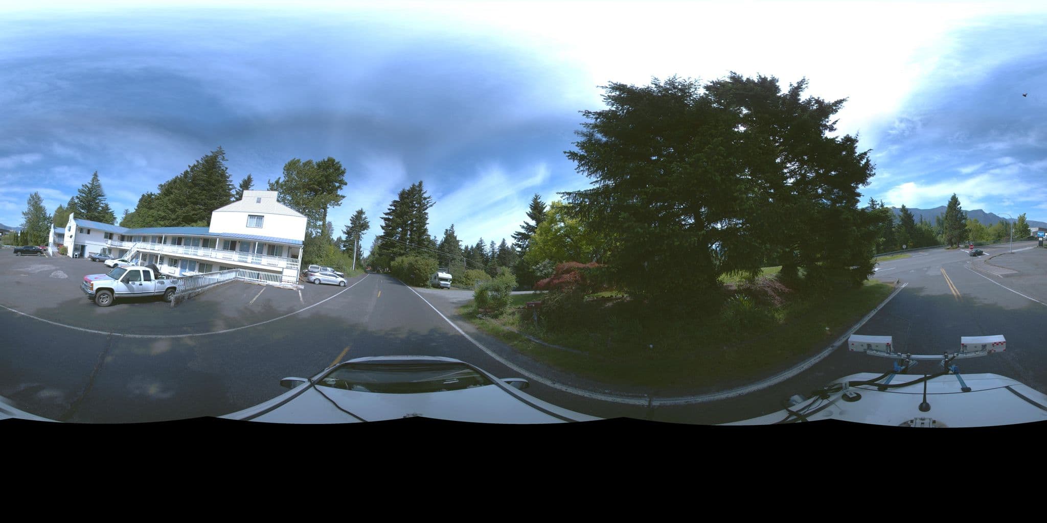 Street view near Rodeway Inn, Cascade Locks — © opsstreetscan (CC BY-SA · Mapillary)